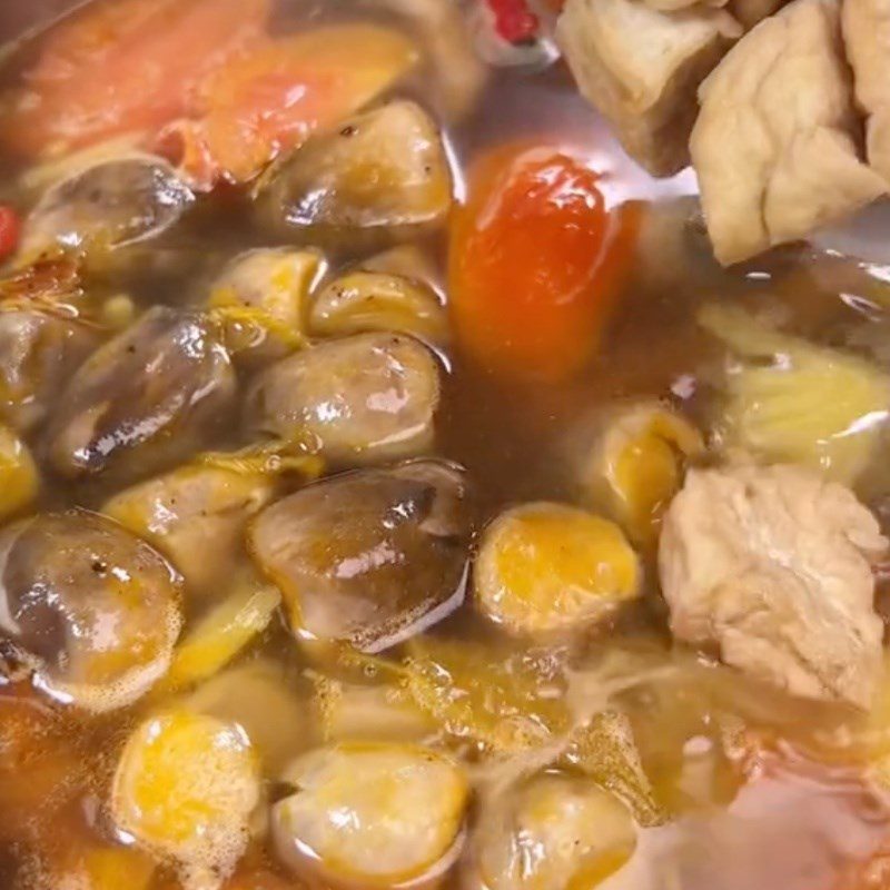 Step 4 Making the broth Vegetarian noodle soup with mushrooms (Recipe shared by Tiktok Vegetarian Kitchen XANH)