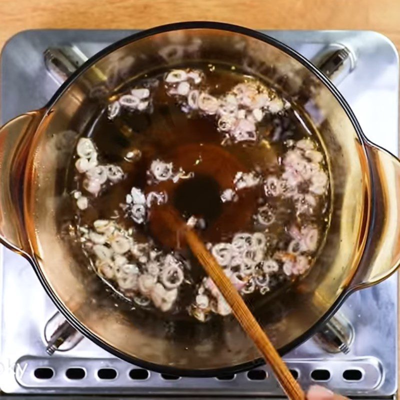 Step 4 Cooking the broth for Hải Phòng shrimp noodles