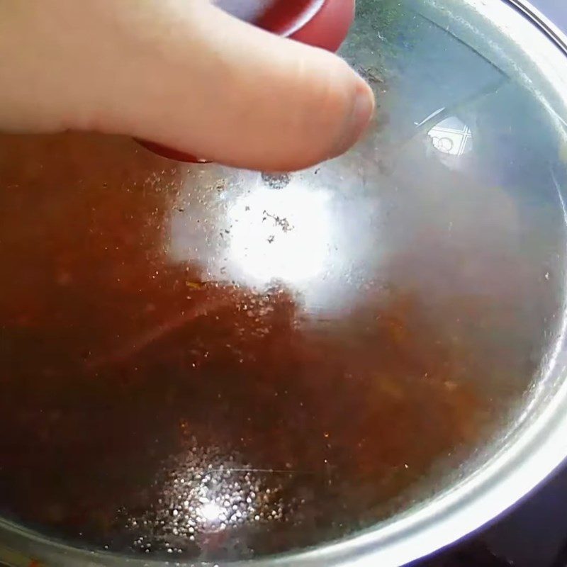 Step 3 Cook the broth for beef noodle soup