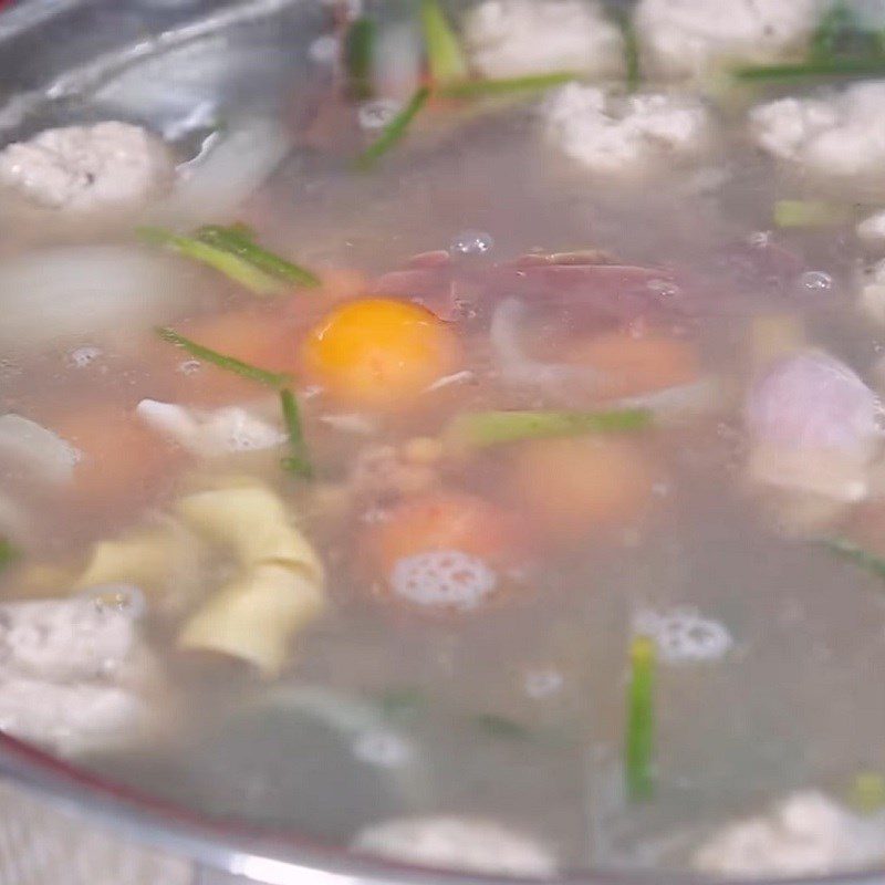 Step 3 Cook the hotpot broth for Chicken Offal Hotpot