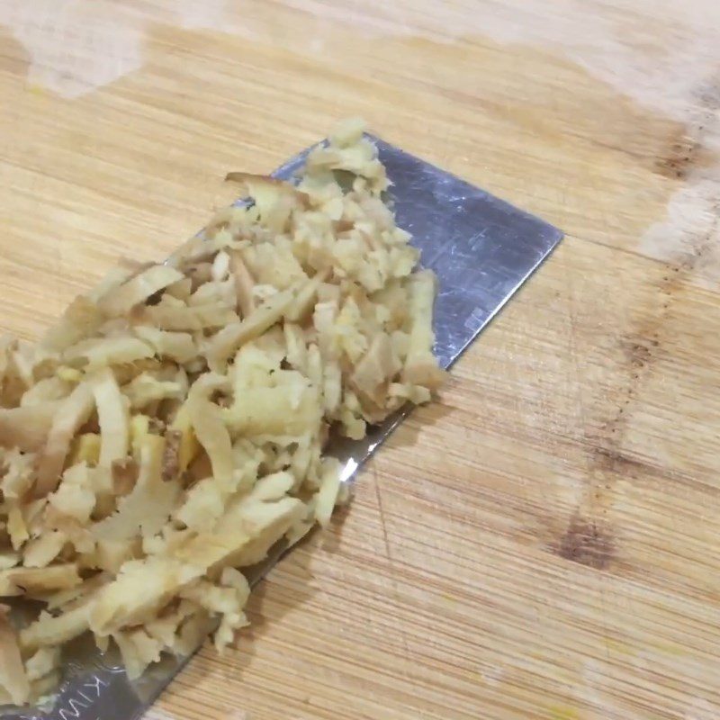 Step 3 Cook the syrup for the mung bean cake with taro filling