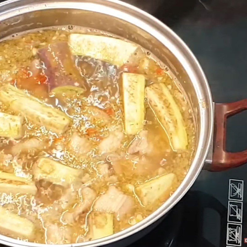 Step 4 Cook the hotpot broth Snakehead fish hotpot