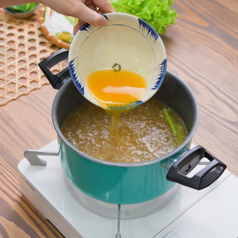 Step 3 Cook the hotpot broth Hotpot with goby fish and tắc