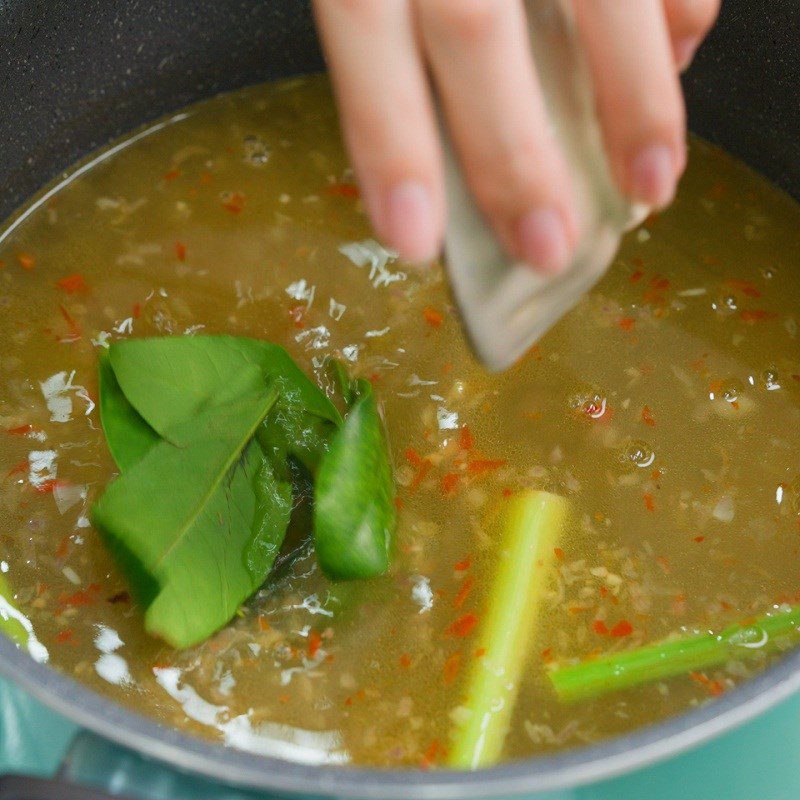 Step 3 Cook the hotpot broth Hotpot with goby fish and tắc