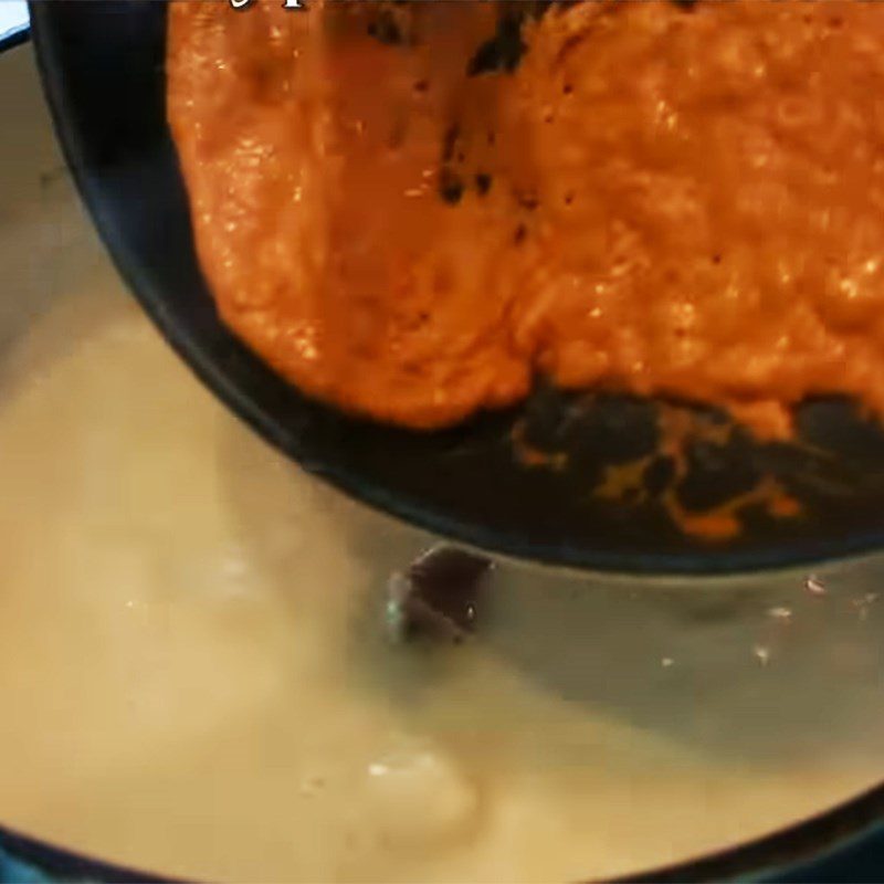Step 4 Cook the curry hot pot broth Seafood curry hot pot