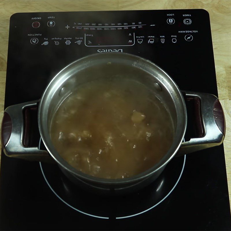 Step 3 Cook the fish sauce for fish sauce hot pot