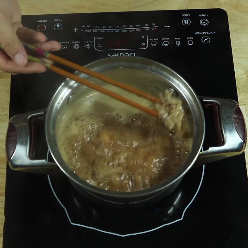 Step 3 Cooking fish sauce for fish hot pot