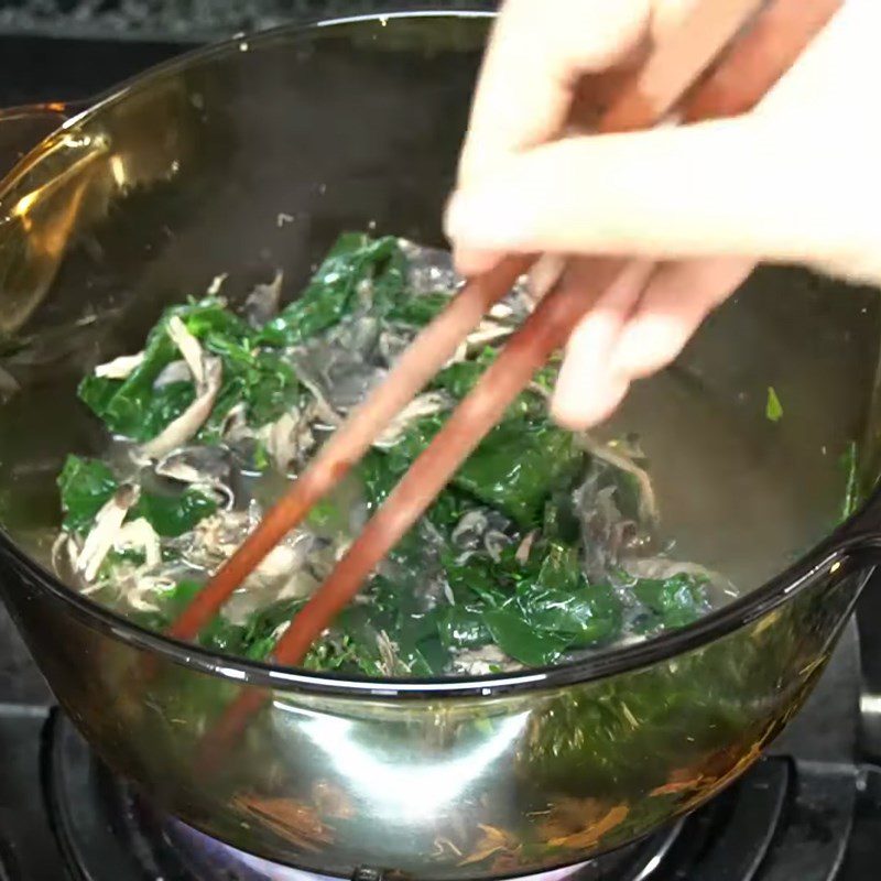 Step 5 Cook chicken porridge with herbs