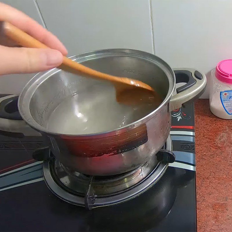 Step 3 Cook coconut jelly and coconut milk Coconut jelly strands coconut milk