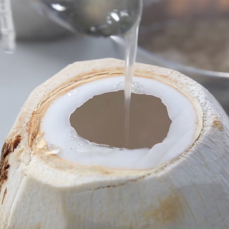 Step 2 Cook the coconut jelly for the coconut jelly dessert