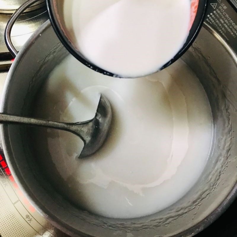 Step 3 Cooking coconut milk jelly Jelly with pandan leaves and coconut milk (recipe shared by user)