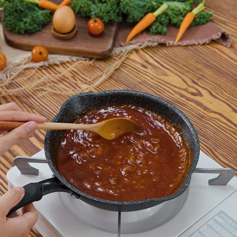 Step 3 Cook the sauce Beef with oyster cheese sauce