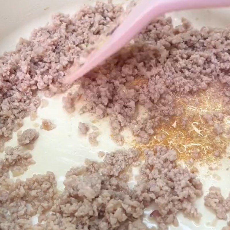 Step 1 Cook the spicy sauce for Stir-fried Vermicelli with Minced Meat (Recipe shared from Tiktok Let's Cook with TasteVN)