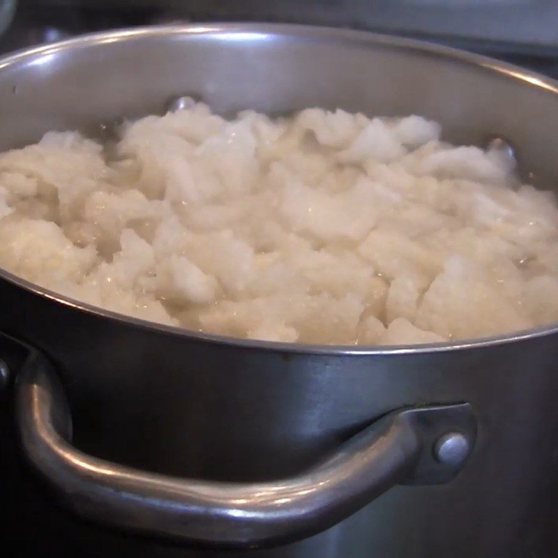 Step 5 Cook the soup Fish ball soup