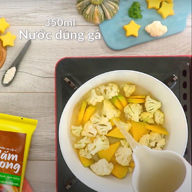 Step 4 Cook crab soup Pumpkin crab soup
