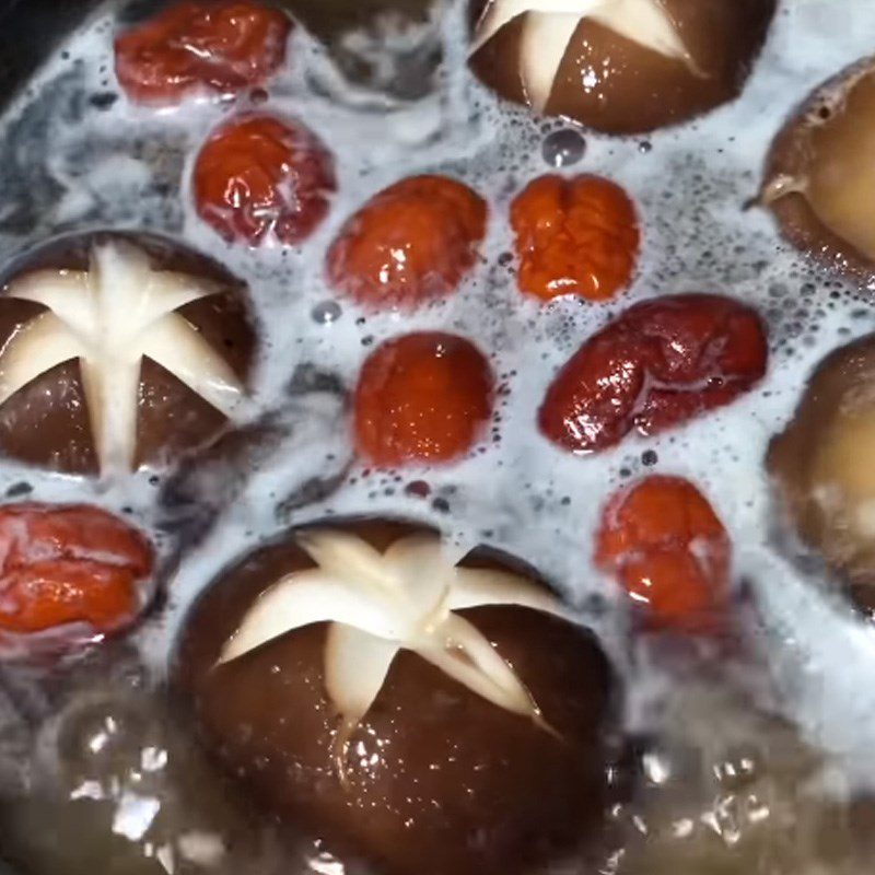 Step 5 Cooking soup How to make abalone fish maw soup