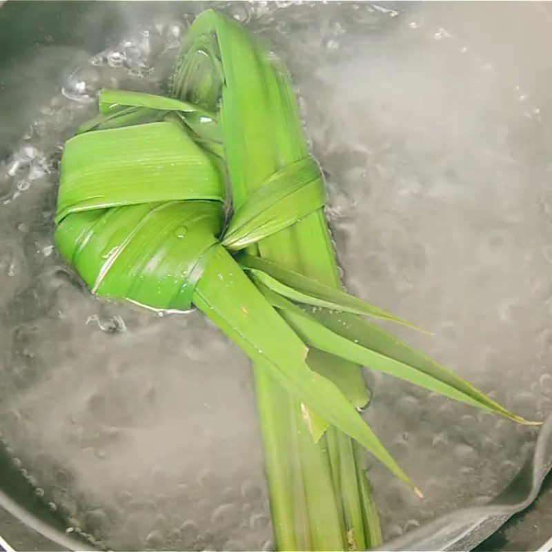 Step 2 Making grass jelly Black bean grass jelly with pearls