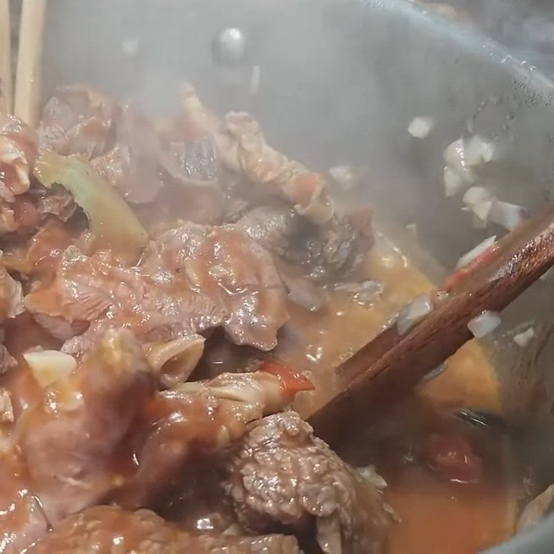 Step 5 Cooking beef with canned tomatoes and red wine French-style beef stew