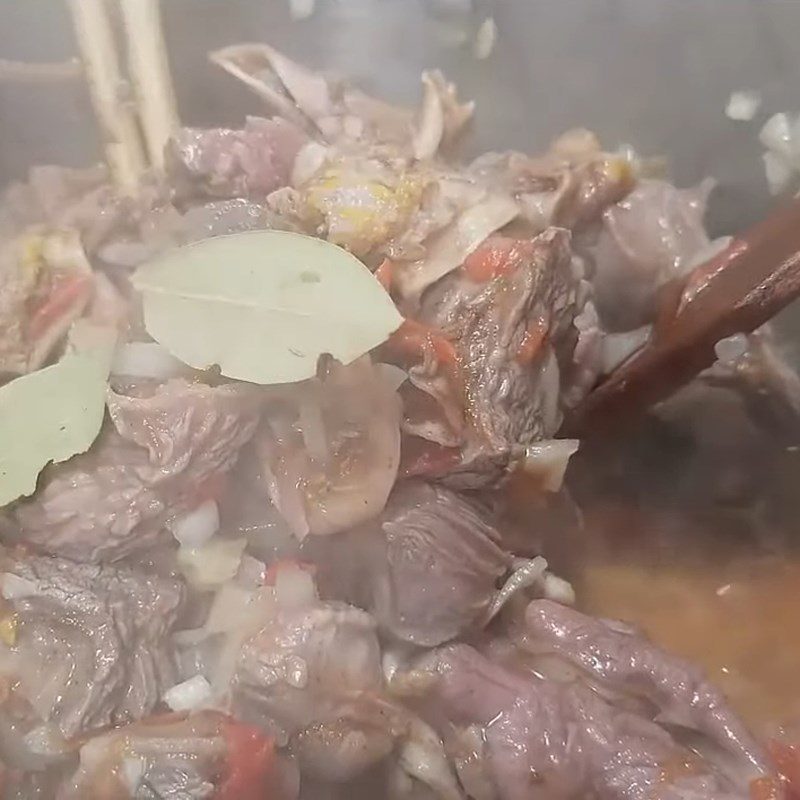 Step 5 Cooking beef with canned tomatoes and red wine French-style beef stew