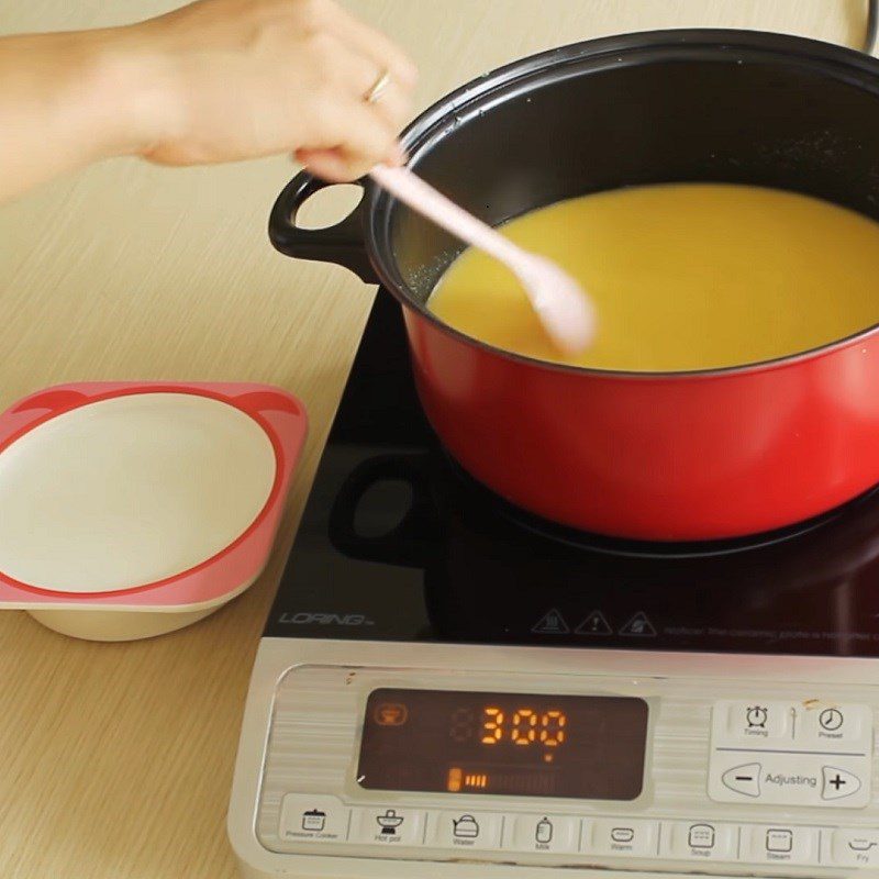 Step 4 Cook and filter the corn milk Corn milk for baby