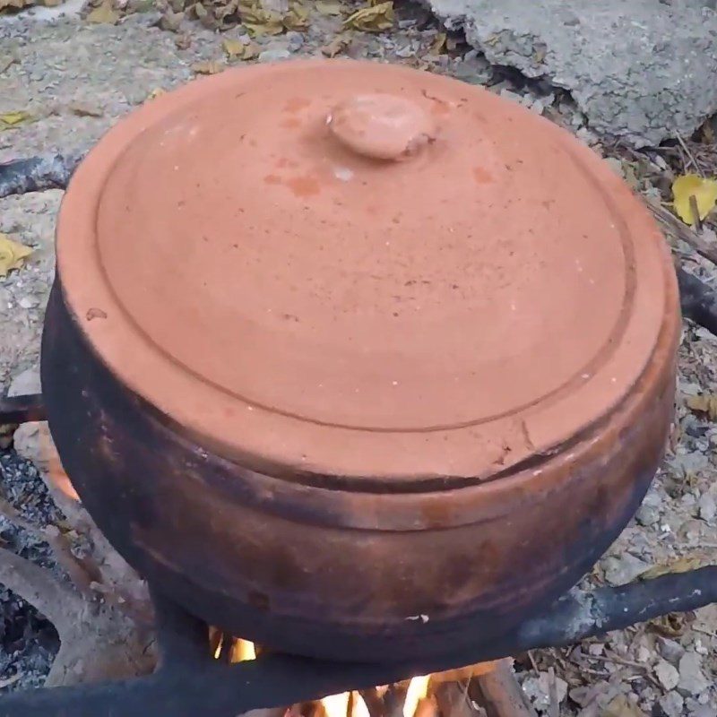 Step 5 Cooking sticky rice with mudfish