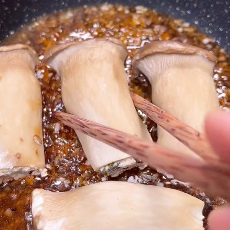 Step 4 Cooking Braised Sauce Chicken Thigh Mushroom Wrapped in Braised Tofu with Pepper