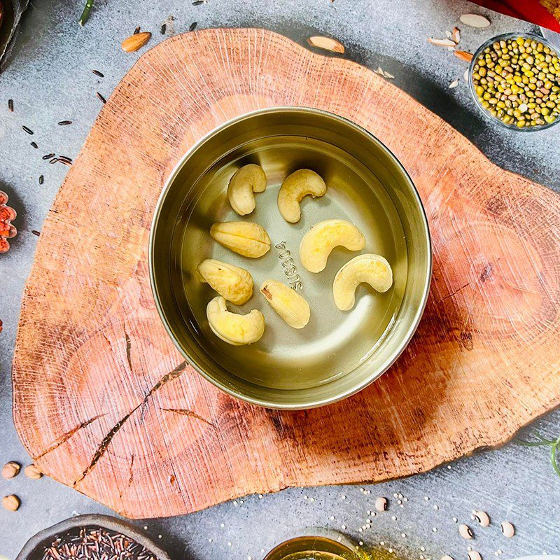 Step 1 Prepare the ingredients for Matcha Cashew Milk (recipe shared by a user)