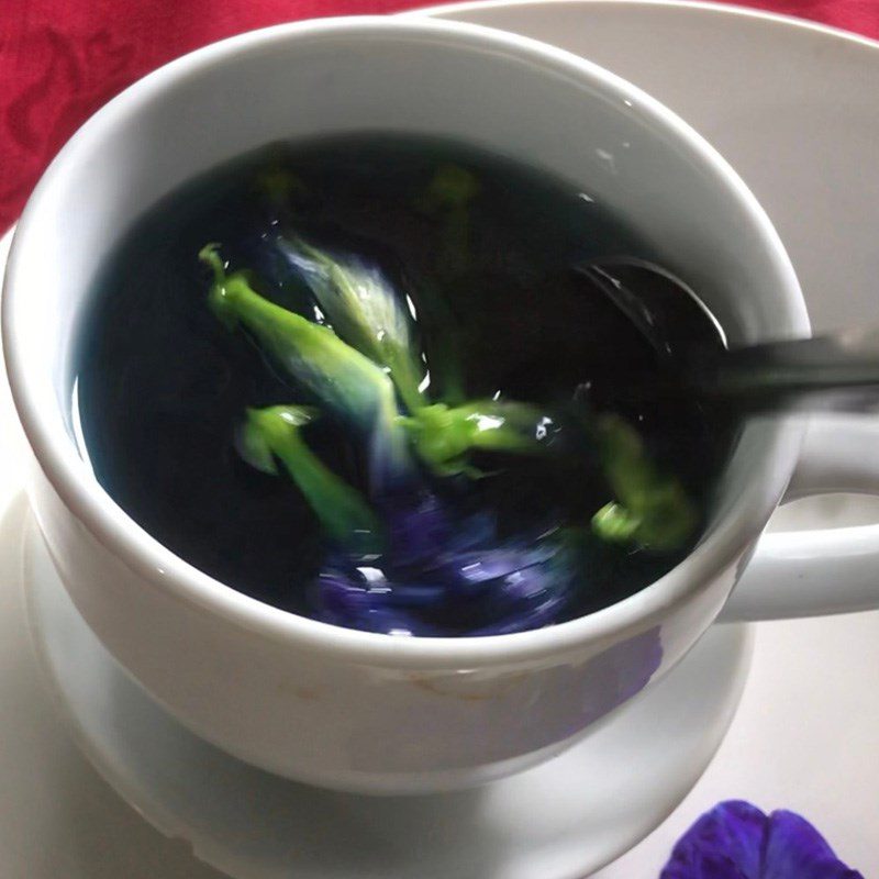 Step 1 Soak butterfly pea flowers and chia seeds Butterfly pea flower chia tea