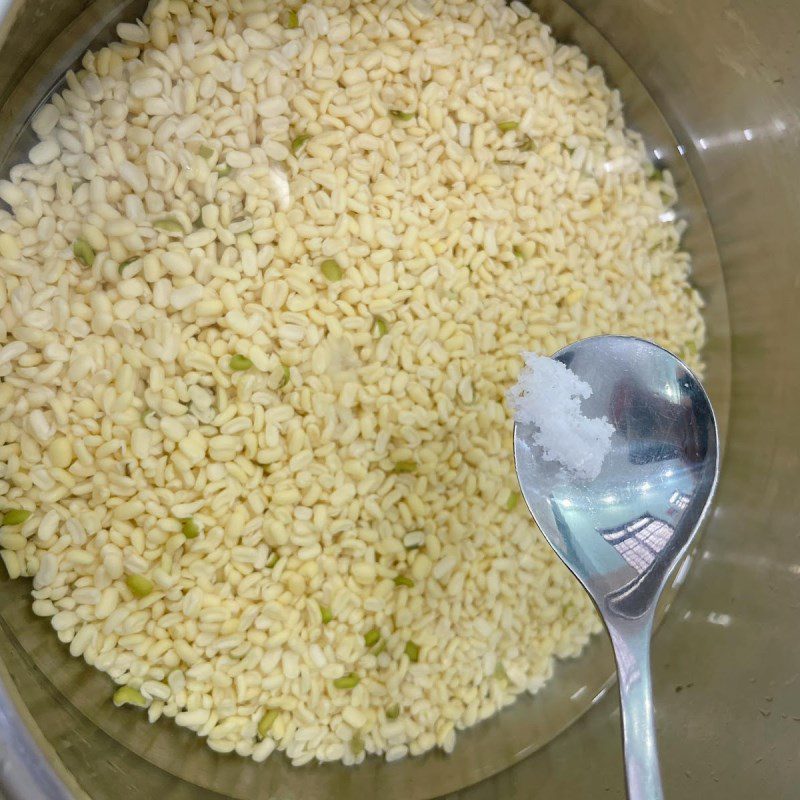 Step 1 Soak and cook mung beans Mooncake with mung bean filling