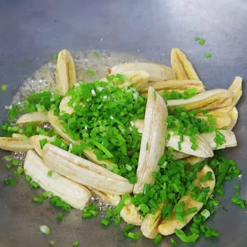 Step 3 Green banana coated with sugar Thai style
