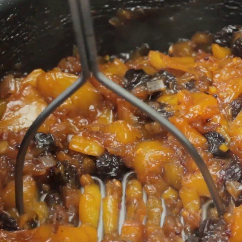 Step 3 Blend the mango chutney Mango chutney - mango chutney