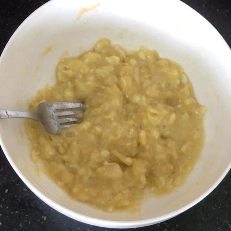 Step 1 Mash the banana Oatmeal cookie