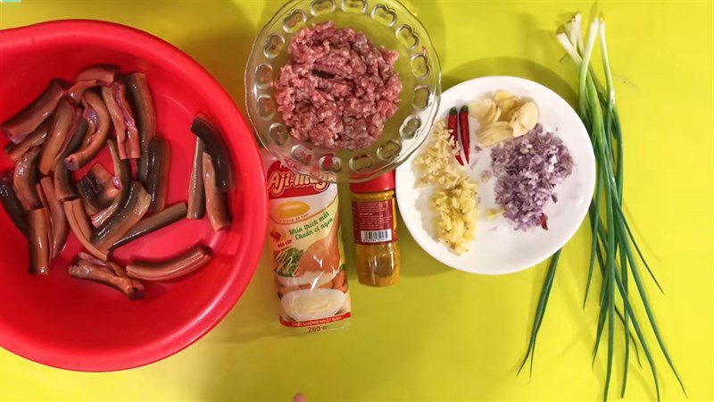 Ingredients for eel wrapped in meat