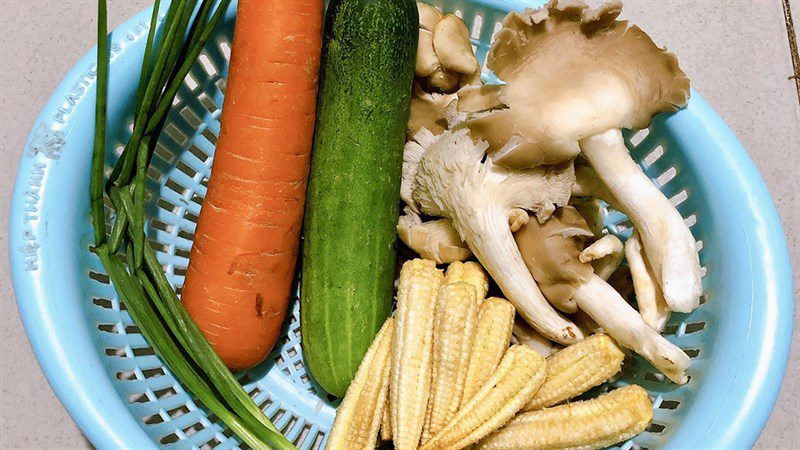 Ingredients for vegetarian stir-fried vegetables