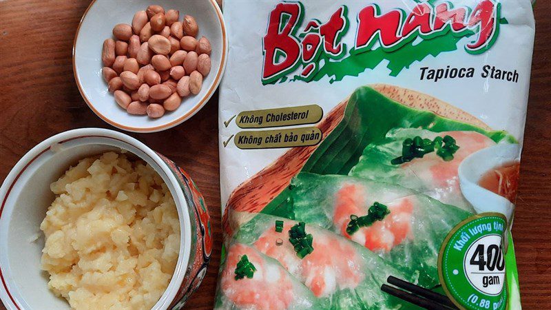Ingredients for sweet rice noodle soup with mung bean filling