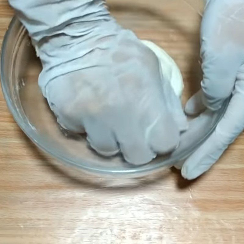Step 2 Knead the dough for cheese milk buns