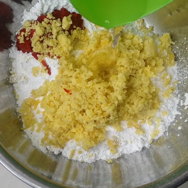 Step 3 Kneading the dough for gấc sweet dumplings with mung bean filling