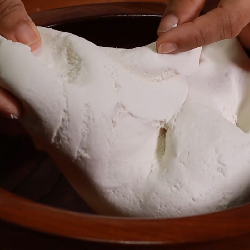 Step 3 Kneading the dough Fried pate cake