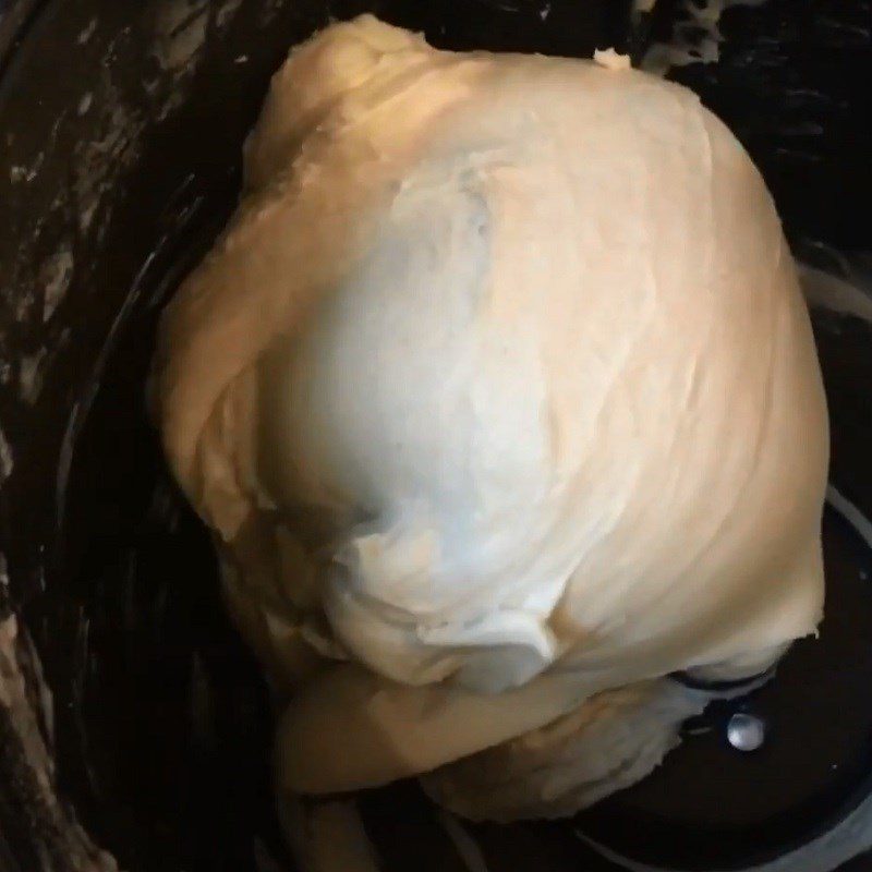 Step 3 Kneading the dough Chocolate stuffed crab bread