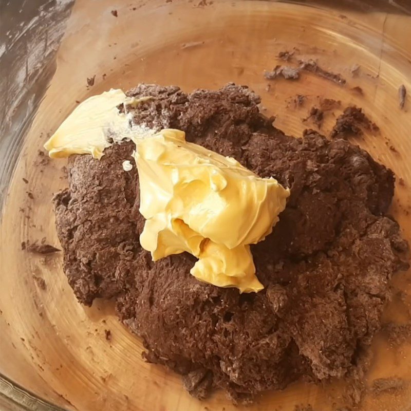 Step 2 Knead and proof the dough for fried chocolate donuts