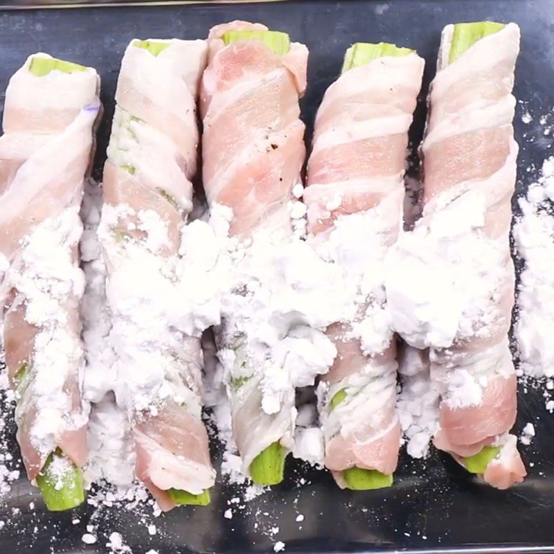 Step 3 Dipping the batter and pan-frying the pork Pork rolled with okra in honey sauce
