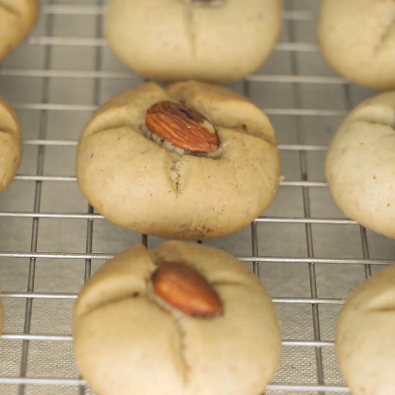 Step 4 Baking almond cake