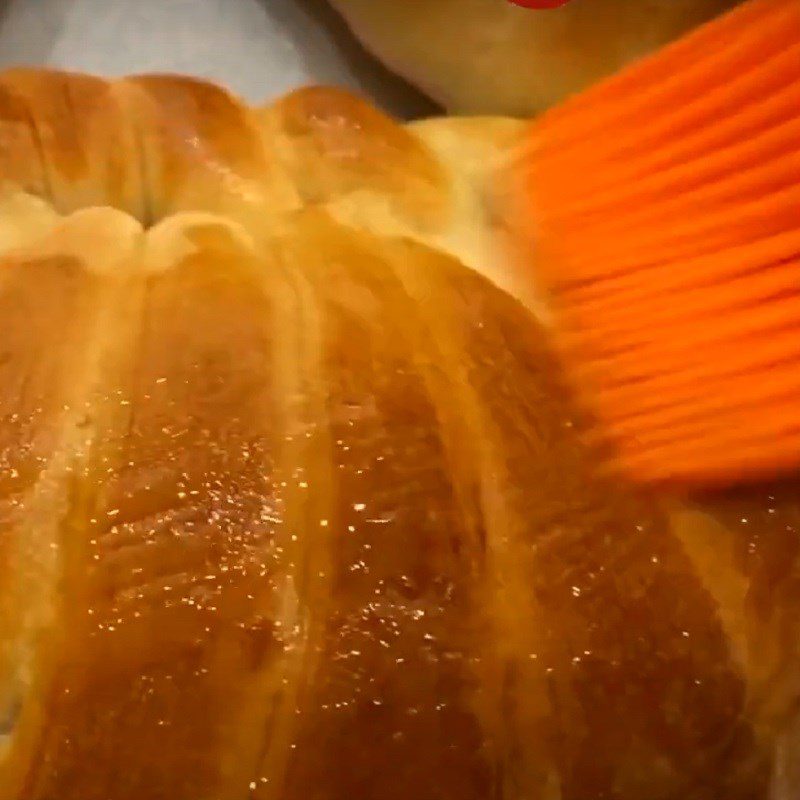 Step 6 Baking Chocolate-filled Crab Bread