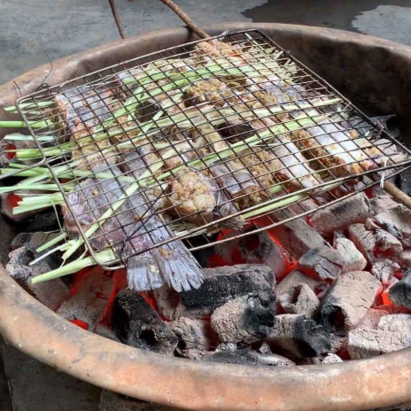 Step 3 Grilled catfish with galangal