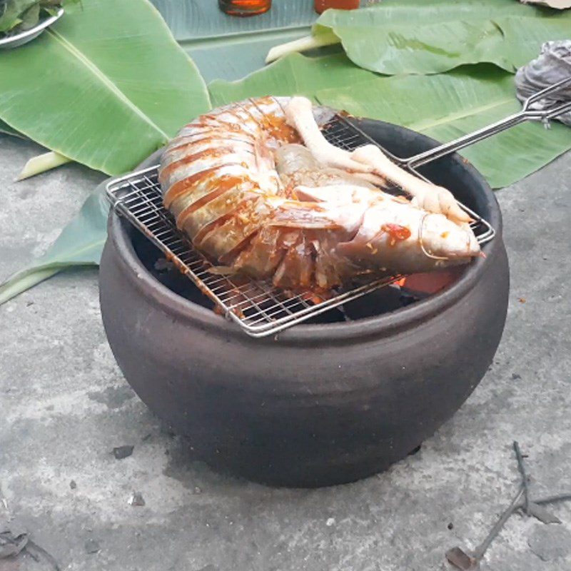 Step 3 Grilled catfish Grilled catfish with salt and chili