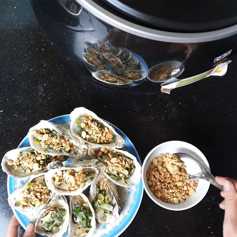 Step 3 Grilling oysters with scallion oil using an air fryer Grilled oysters with scallion oil using an air fryer