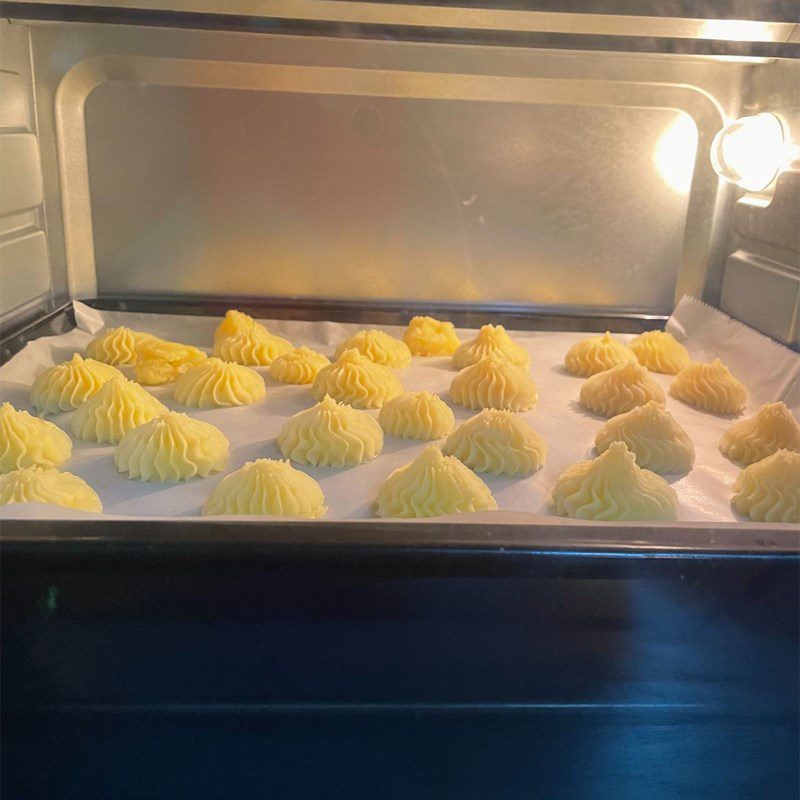 Step 5 Baking potato snacks Potato snacks using the oven