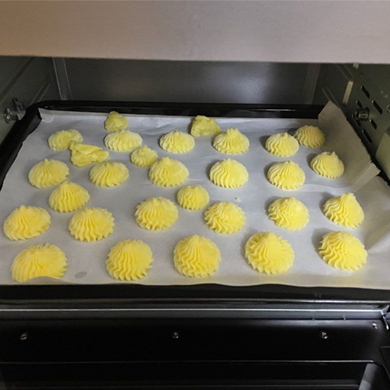 Step 5 Baking potato snacks Potato snacks using the oven