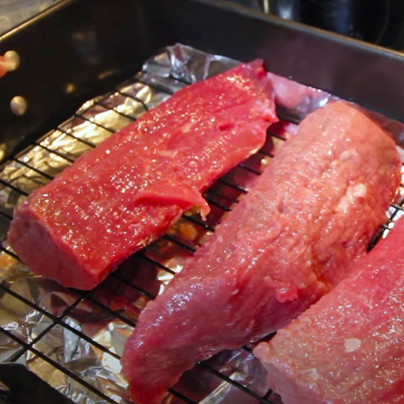 Step 3 Grill the Beef Thai Beef Salad with Five Colors