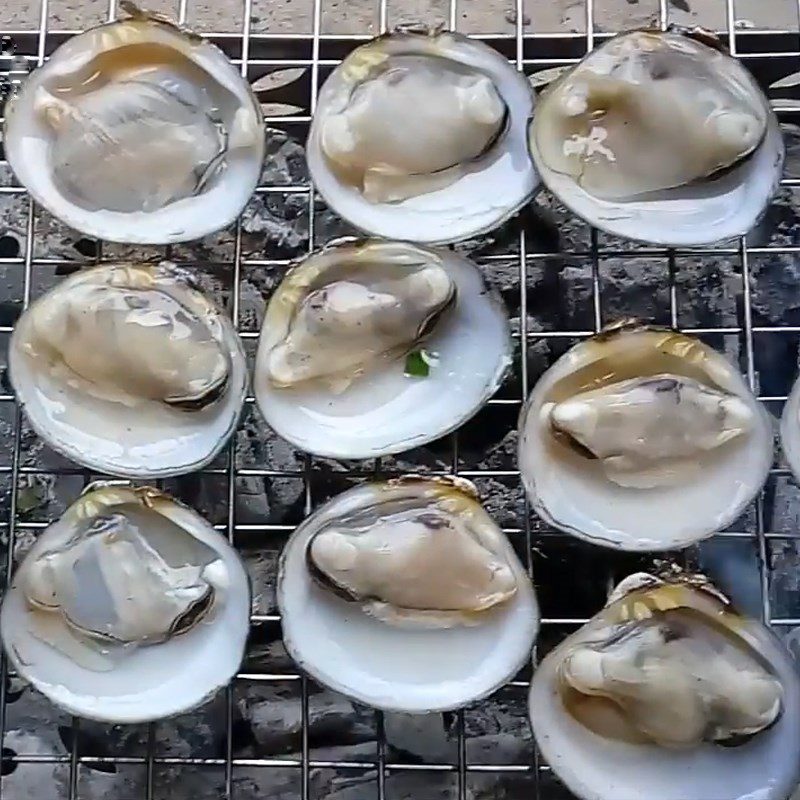 Step 4 Grilling clams Grilled scallion oil clams